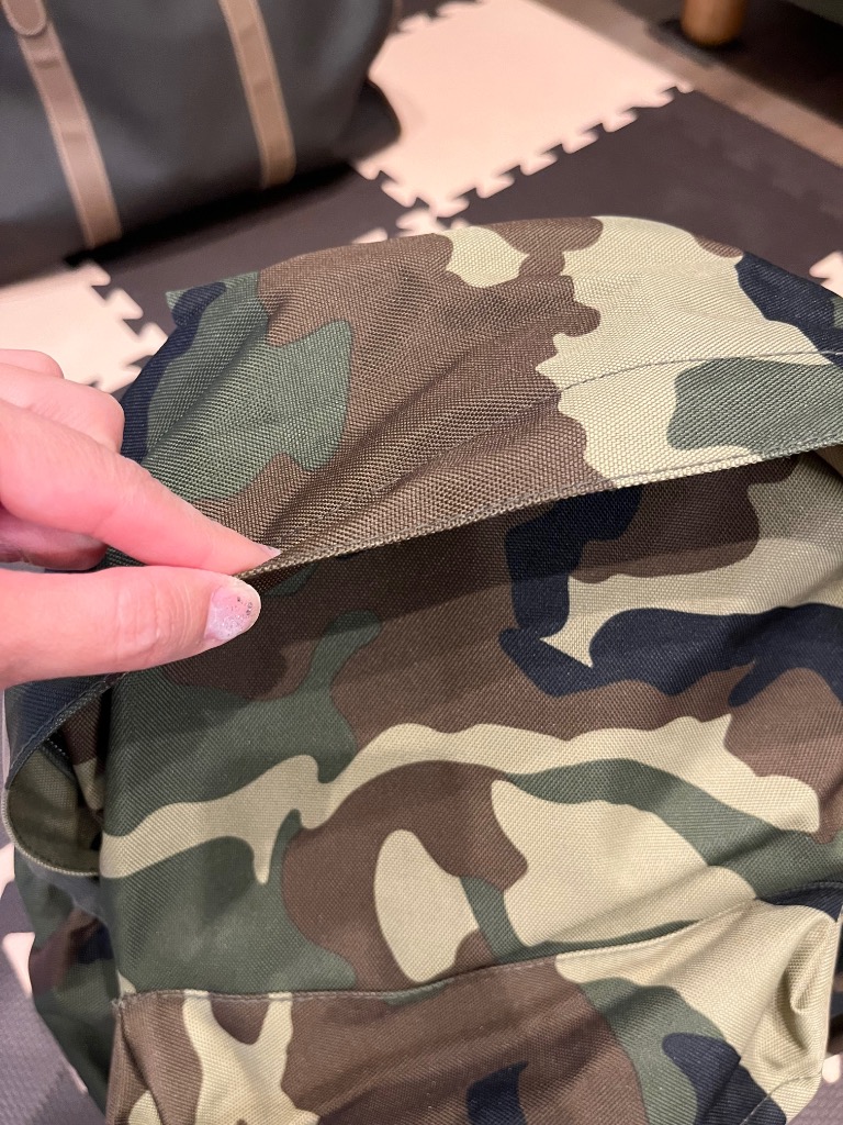 GB0153 リュックサック BR074YNGB-0153 クッション入りの背面なので