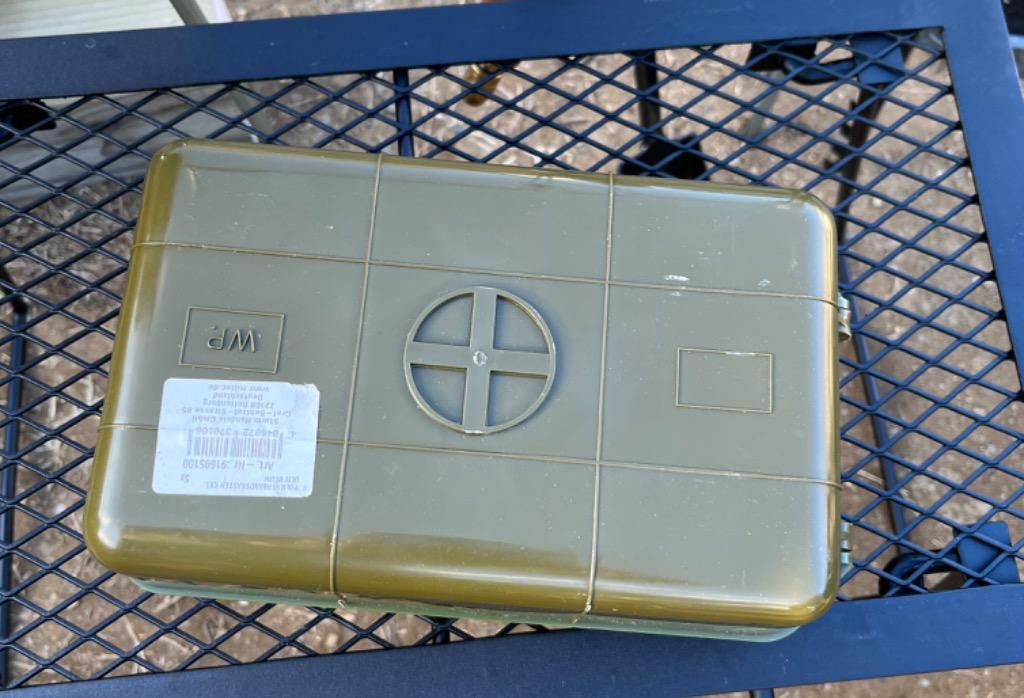 ポーランド軍 ファーストエイド プラスチックボックス オリーブ