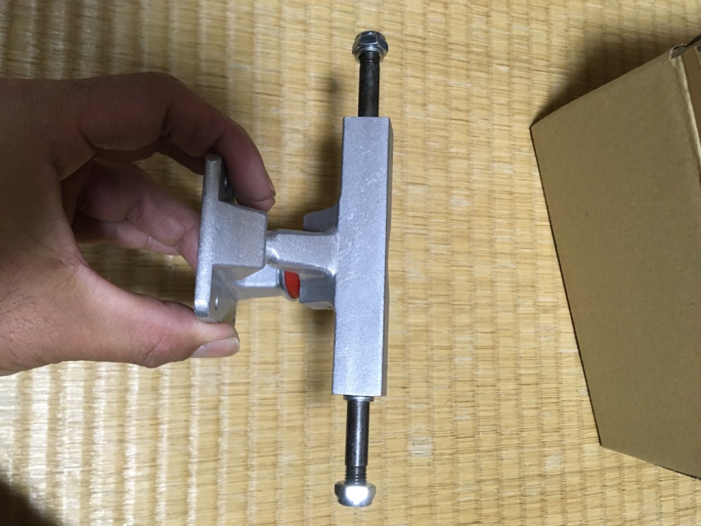 推奨デッキ幅6.5-7.5インチ向き 銀(シルバー) 希少100mm/168mm