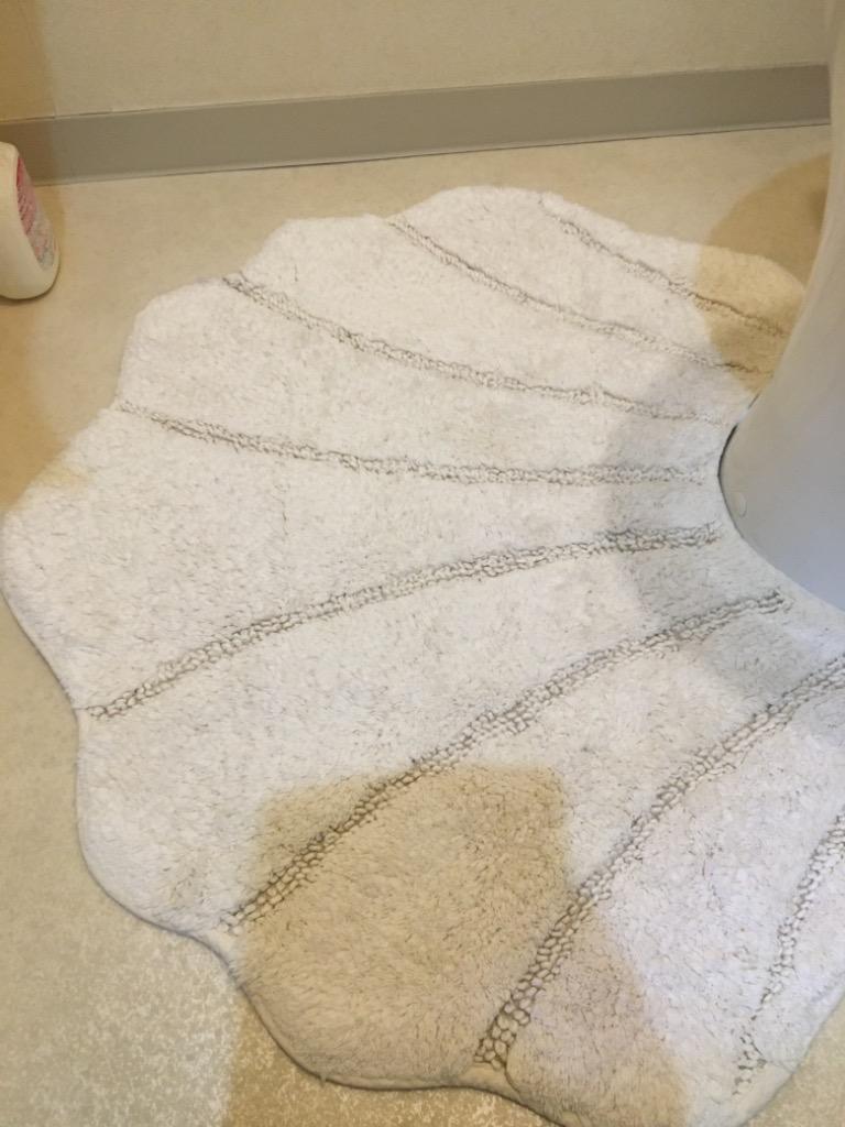 396円 最低価格の コットン製 シェル トイレマット 60 73cm アイボリー 貝殻 海