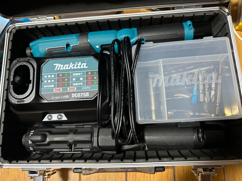 マキタ 充電式ペンインパクトドライバ TD022DSHX 7.2V(1.5Ah)(青