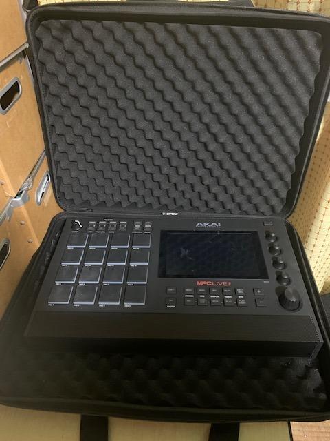 ☆未使用品☆UDG U8301BL Creator コントローラー ハードケース Amazon.co.jp: UDG Creator Controller Hardcase Medium Black