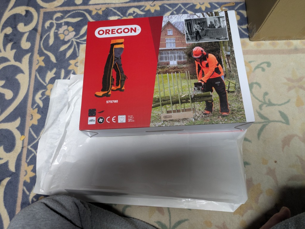 【美品】Oregon 軽量チャップス チェンソー作業用(575780) ブラック Amazon | Oregon(オレゴン)ユニセックス大人 軽量チャップス