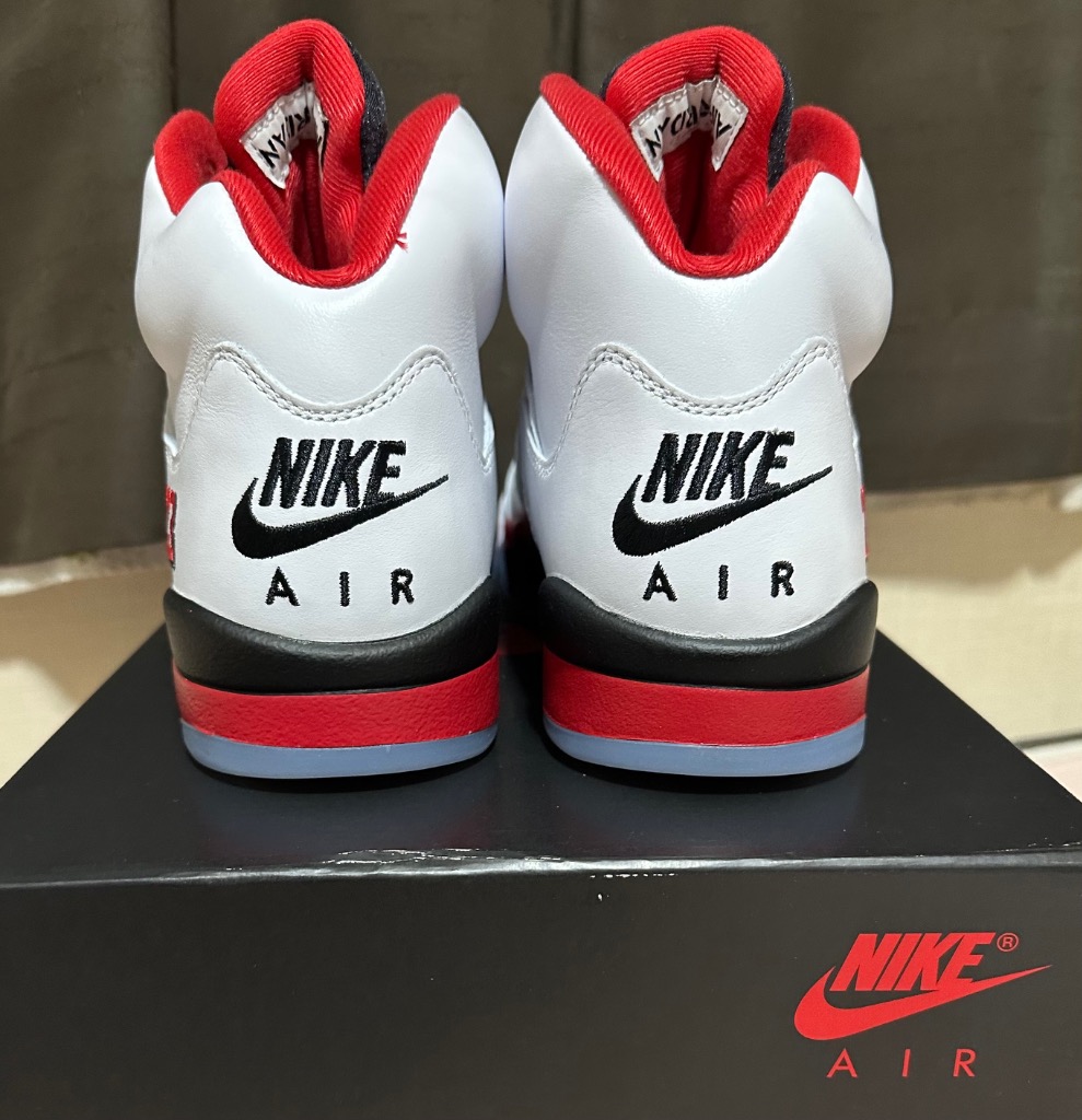 NIKE（ナイキ） HQ7978-101 エアジョーダン 5 ファイヤー レッド