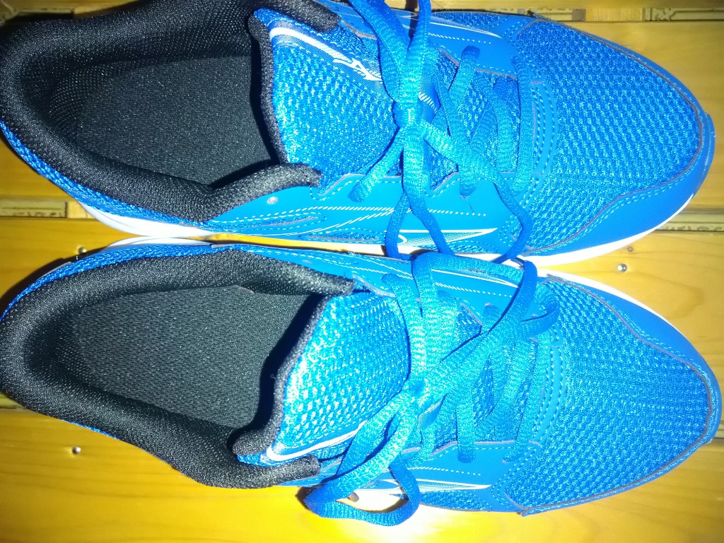 まさM MIZUNO ミズノ ランニングシューズ マキシマイザー26 K1GA2400