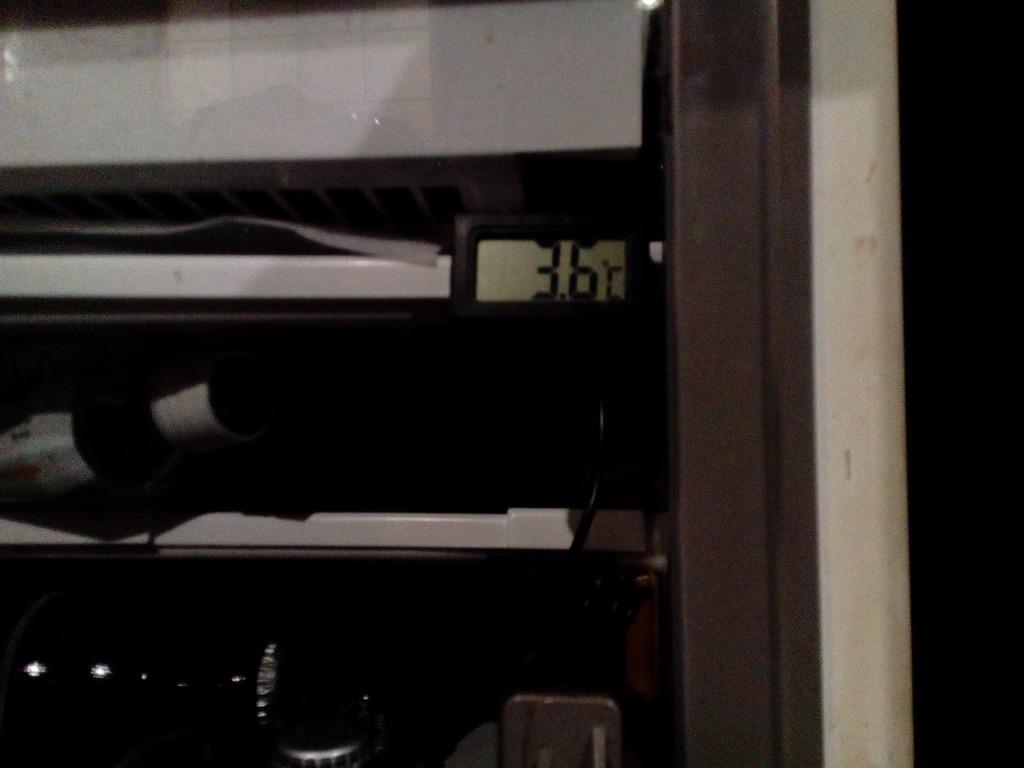 デジタル温度計 冷蔵庫の温度計 冷凍庫の温度計 水槽の温度計 1mケーブル付き 軽量 コンパクト センサー −50°C〜＋110°C 全2色  :r150919-1n:shop.always - 通販 - Yahoo!ショッピング