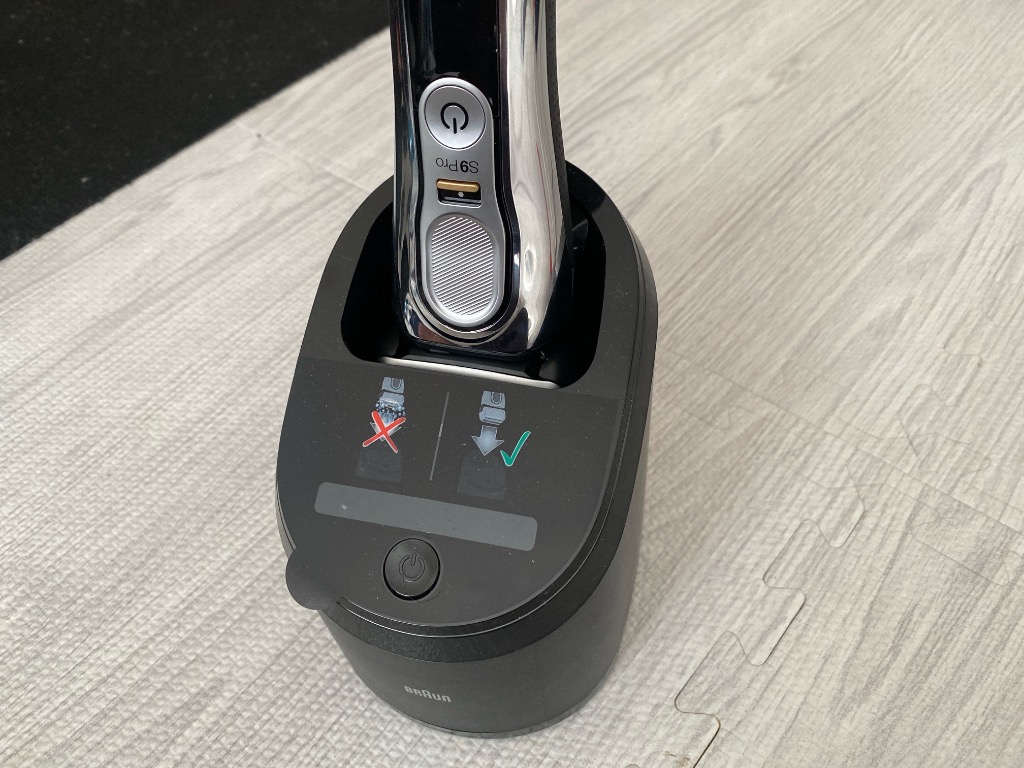 新品-ブラウン　BRAUN　S9シェーバー洗浄機付モデル　9476CC-V BRAUN ブラウン シェーバー シリーズ9 Pro 9476cc-V : ユー