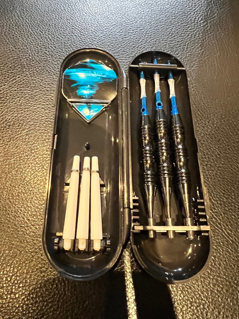 【ダーツセット】バレル、フライト、シャフト、チップ、ケース、カードなど 人気商品】バレル 青 フライト ダーツ 入門用 チップ 中級者 2BA