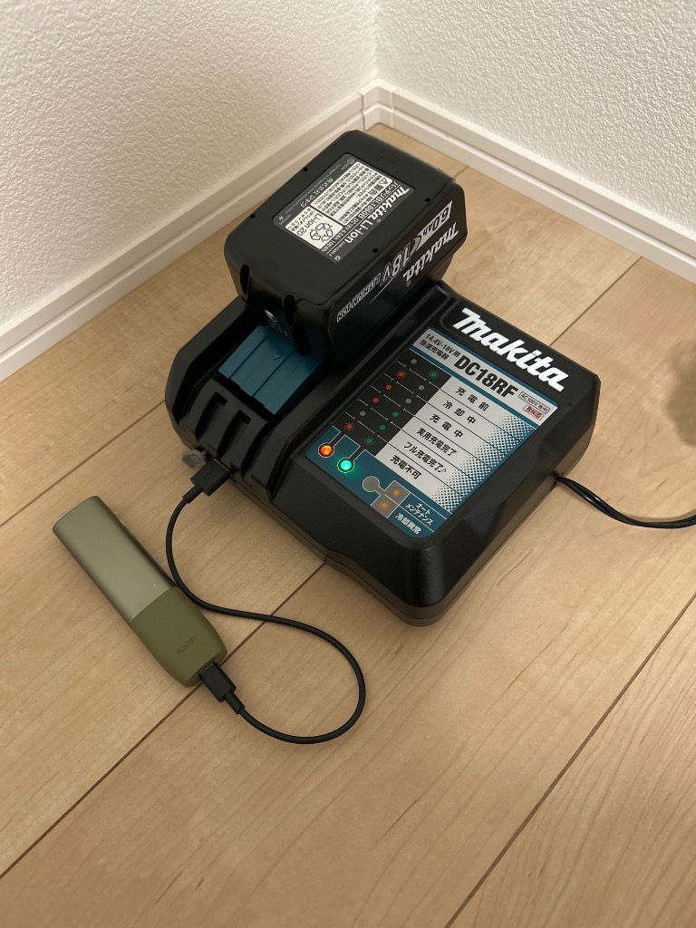 マキタ 【急速充電器付！】□マキタ 18V-6.0Ah 充電式クリーナー