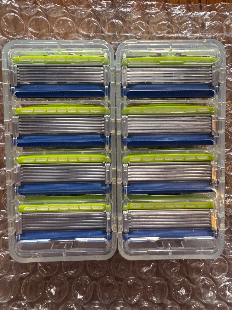 Schickトリプルエッジ　8個入り 6パックせット　髭剃り　替刃 4891228314347.jpg