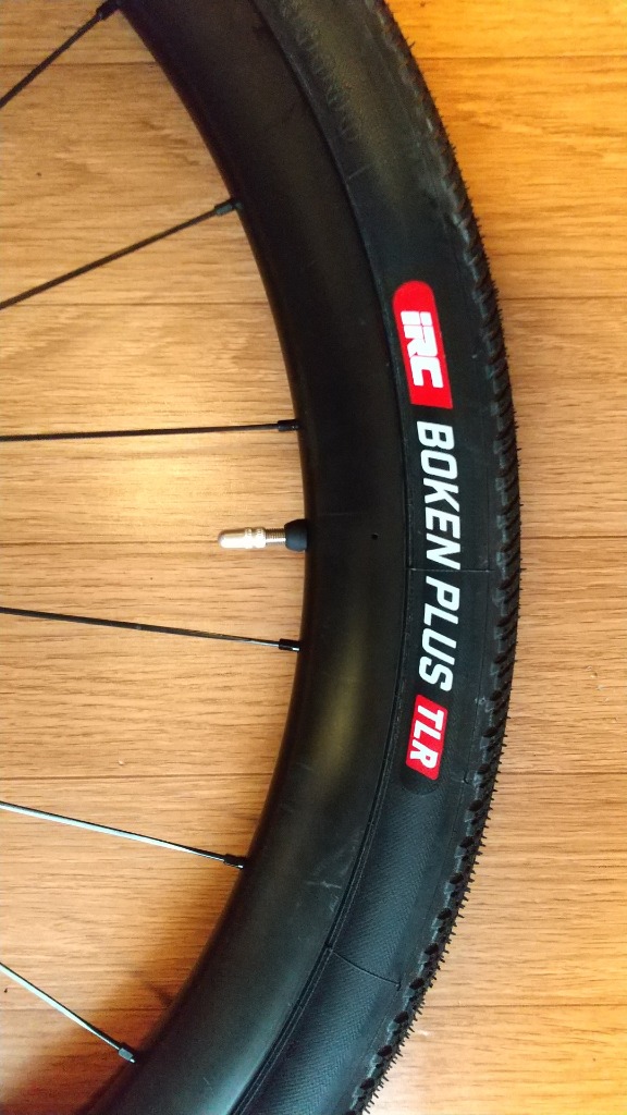 自転車 タイヤ 2本 IRC ボウケン プラス チューブレスレディ 700 32C