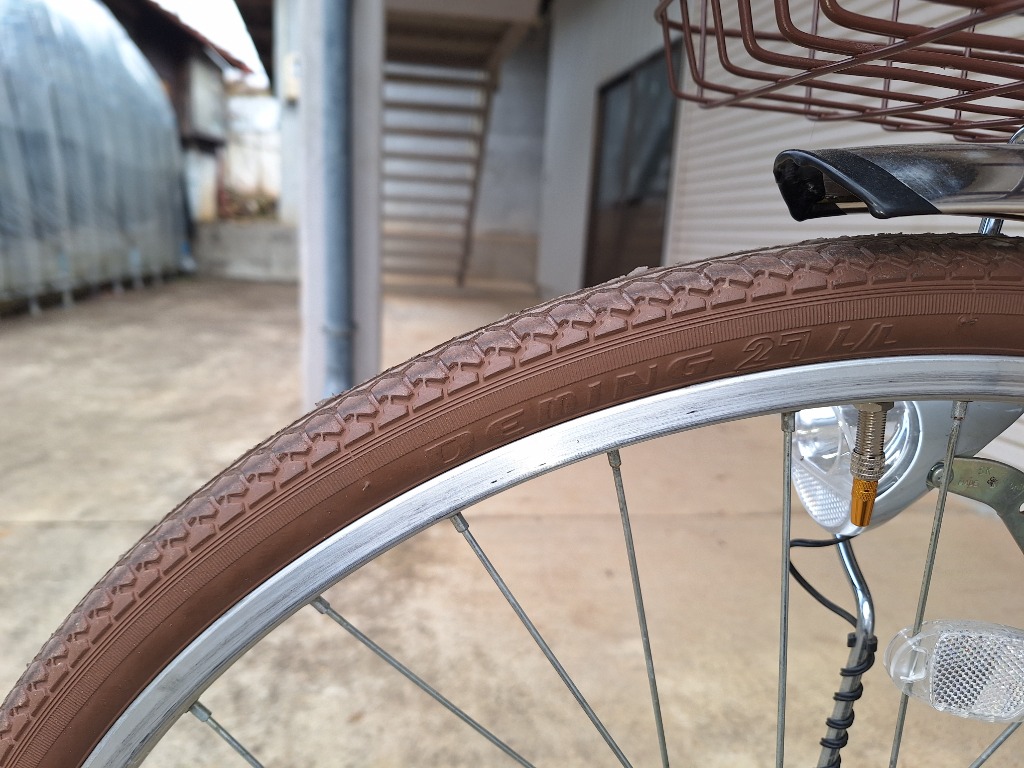 美品 BONTRAGER 前輪、後輪（８段ギア付き）タイヤ、チューブ付き Amazon | 2本セット,700 35c タイヤ,自転車 タイヤ 700 35c 37