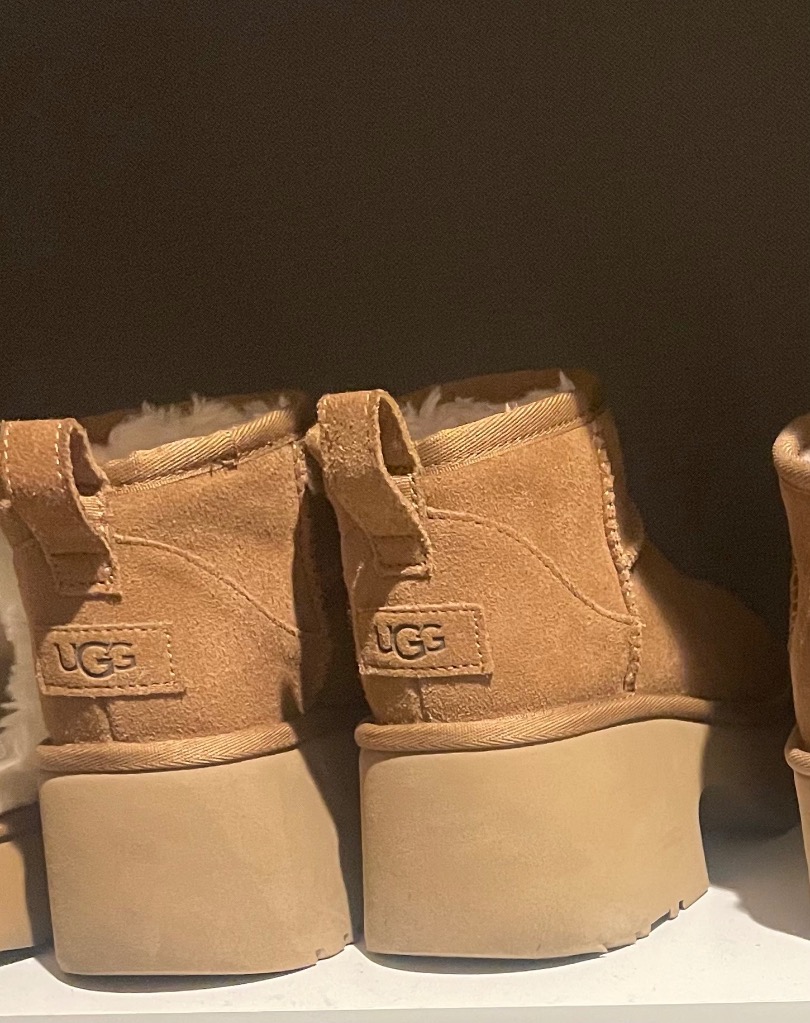 UGG アグ ムートンブーツ クラシック ウルトラ ミニ ニュー