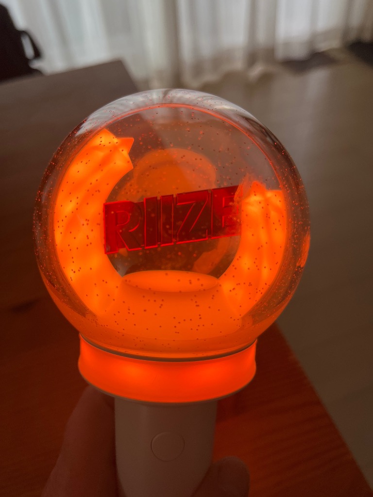 よん RIIZE ペンライト バラ売り 1本 RIIZE ペンライト 公式 - メルカリ