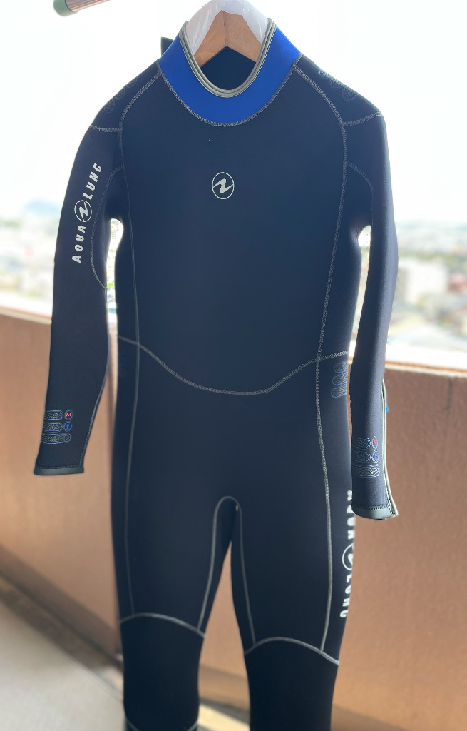 Aqualung ウェットスーツ （ダイビング）青 3mm-wavesuit-m-top.jpg