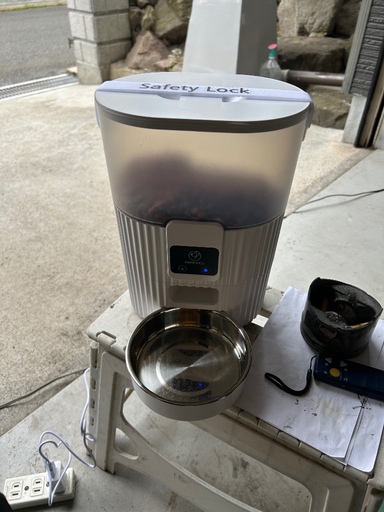 自動給餌器 3L 猫 小型 中型犬用 自動餌やり カメラ付き スマホ遠隔操作 Amazon | 自動給餌器 猫 小型・中型犬用 3L 自動餌やり カメラ