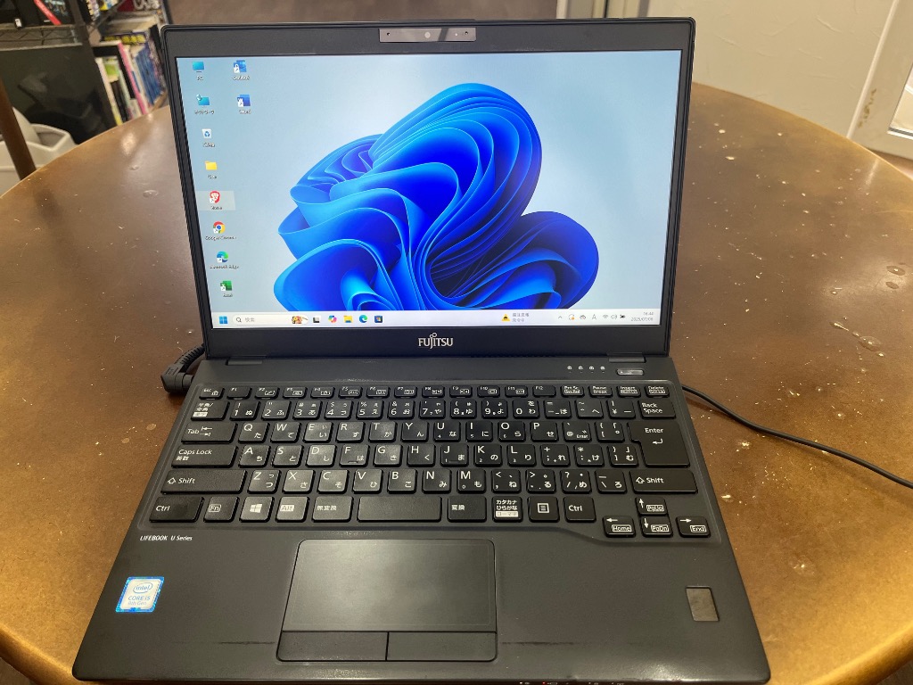 富士通 中古 ノートパソコン Office付き U939 第8世代Core i5