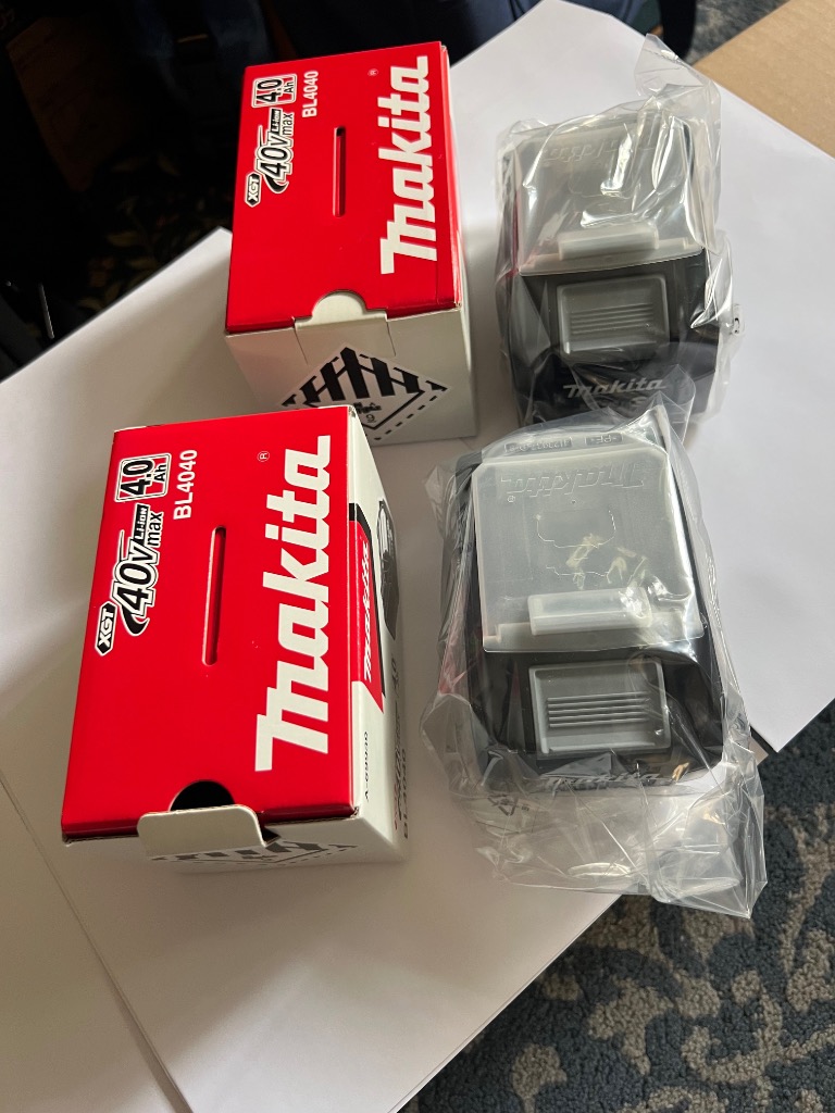 新品.未使用マキタ純正バッテリー40V-4.0Ah　1個 マキタ 純正 バッテリー BL4040 40V max 4.0Ah A-69939 残量表示