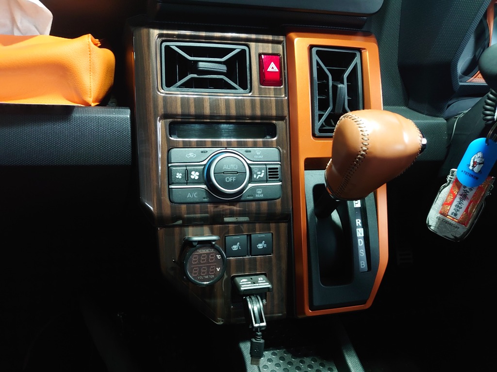 ダイハツ　タフト　パネル セカンドステージ ダイハツ タフト LA900S・LA910S センター