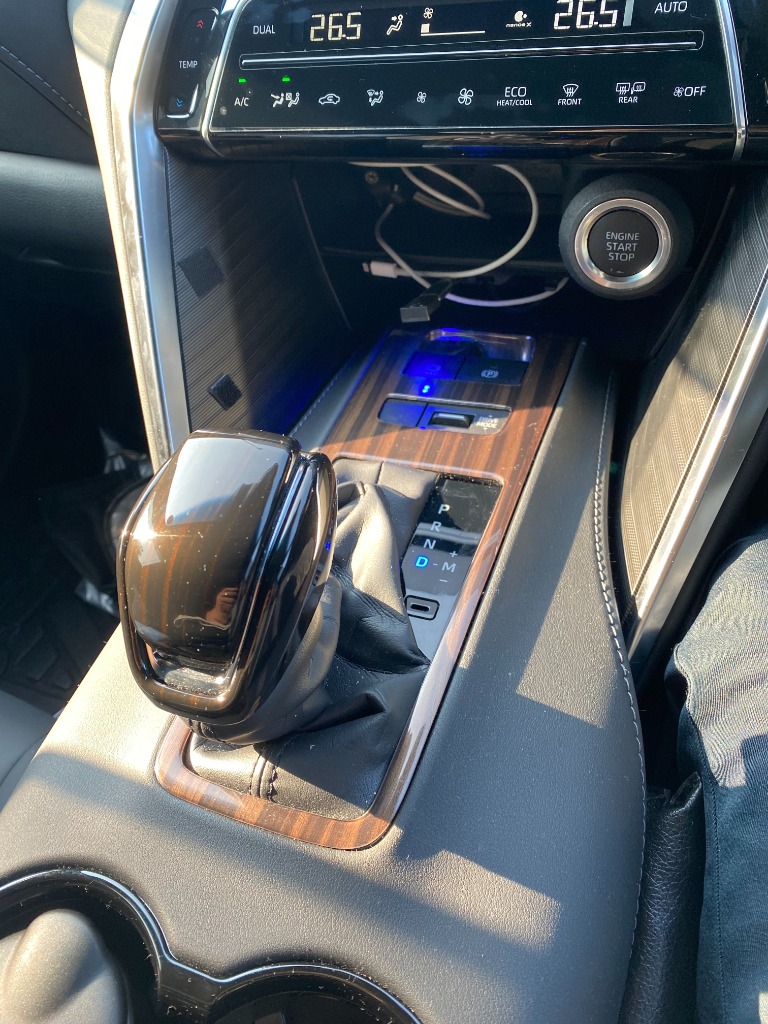 セカンドステージ トヨタ 新型ハリアー80系 シフトパネル 全3色 セカンドステージ トヨタ 新型ハリアー80系 シフトパネル 全3色