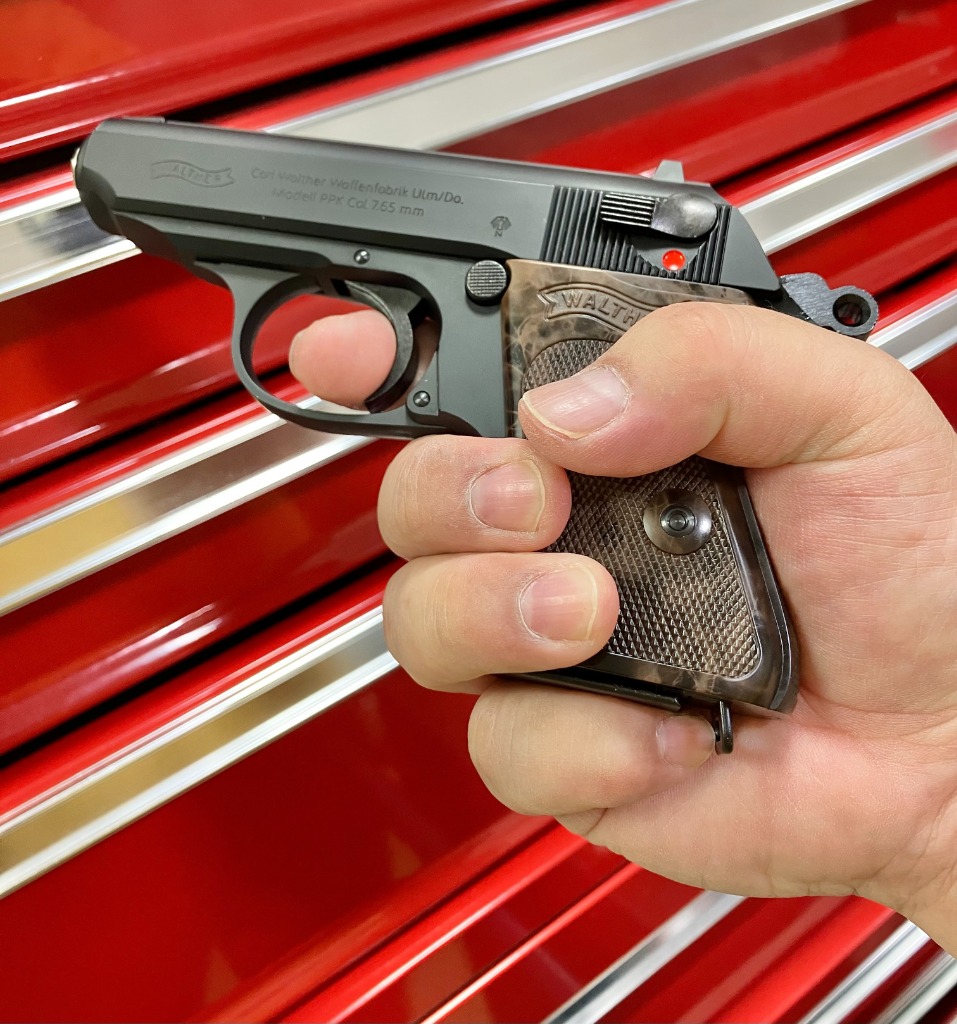 マルゼン ワルサーPPK クラシック ガスガン Walther PPK Classic Maruzen Gas Blowback Gun Review - YouTube
