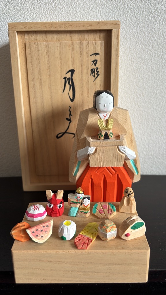 奈良一刀彫 「月こよみ」（作：浦弘園） 捧げ物12か月分付き