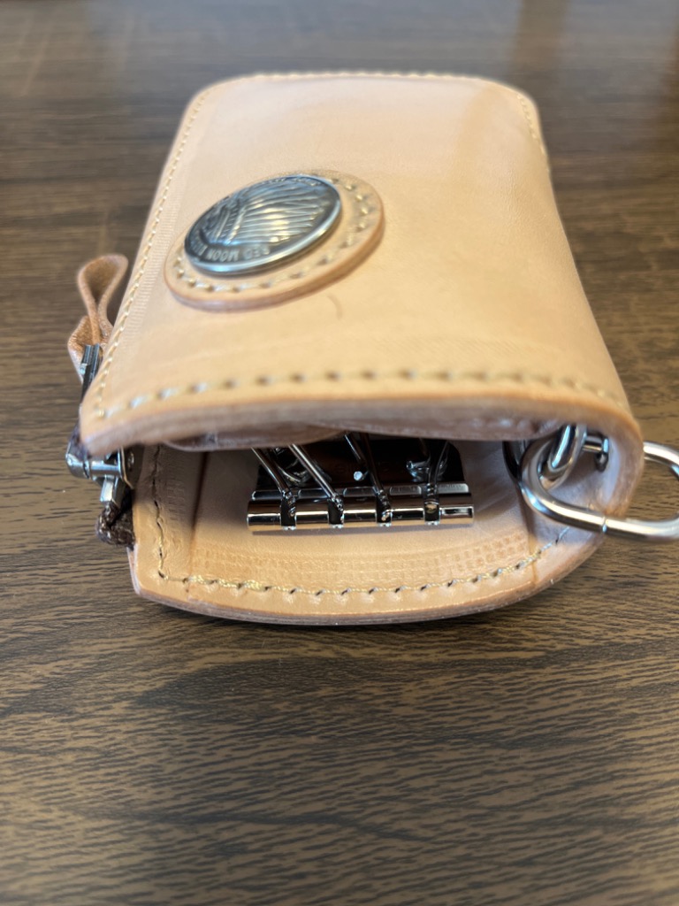 LOUIS VUITTON 赤 パテントレザー バングル キープイットカデナ ルイヴィトン チェーンウォレットkiiris Trench-Style Mini