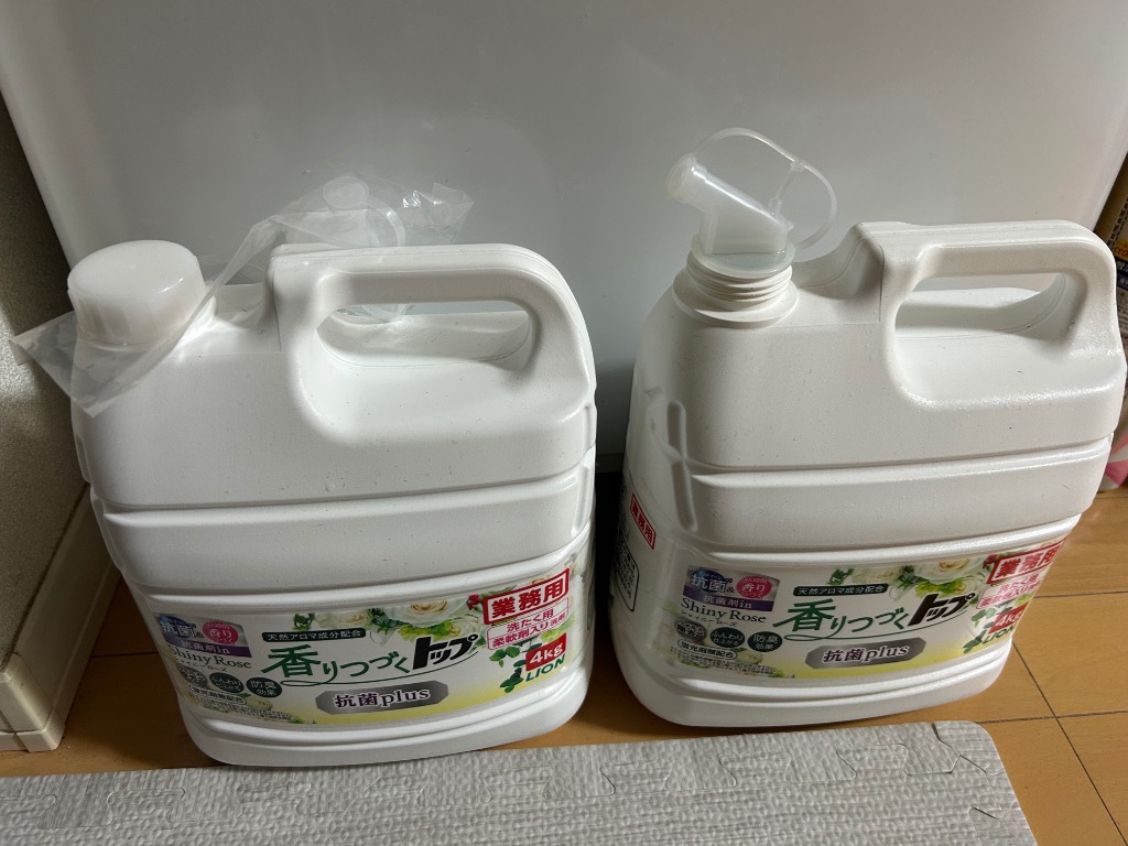 トップ（LION） ライオン 香りつづくトップ 抗菌plus 4kg × 3個 1