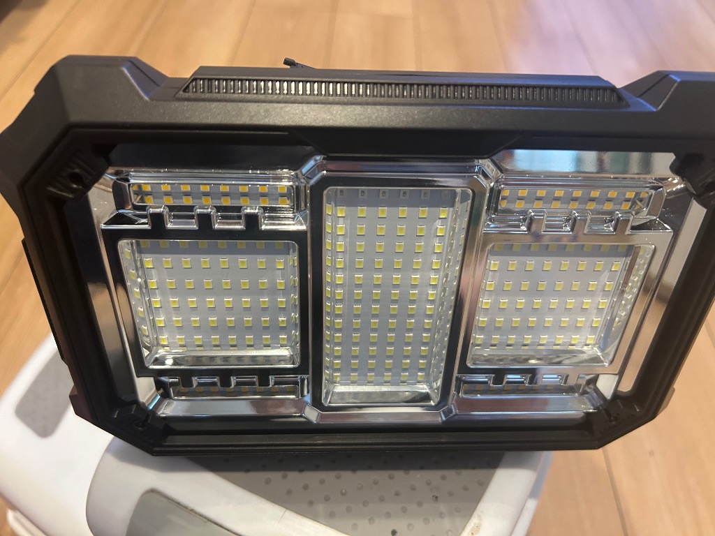 投光器 充電式 LED 40000lm 作業灯 400W 32000mAh 防水 Amazon.co.jp: SUKITEN 投光器 充電式 led 【40,000lm超高輝度