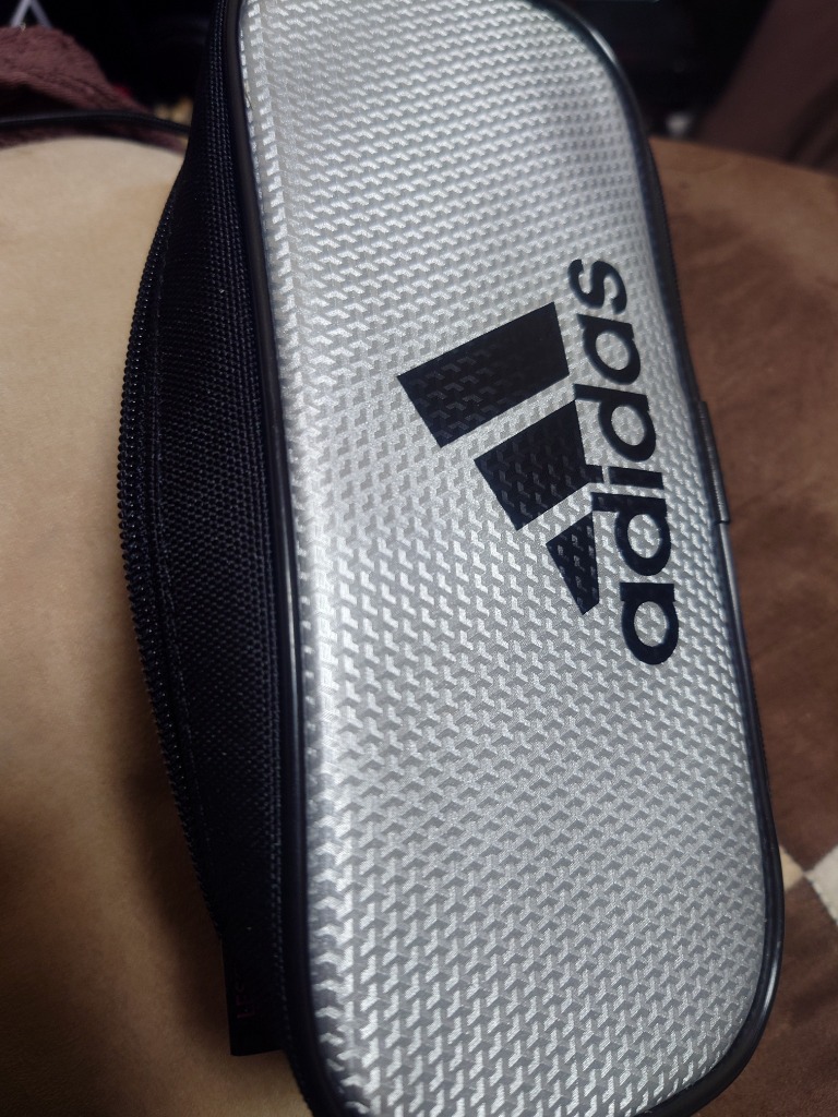 アディダス（adidas）（メンズ、レディース、キッズ）ソフトペンケース シングルポケット AI1200 銀黒 07  PT1200AI07S24（アディダス（adidas）（メンズ、レディース、キッズ）ソフトペンケース シングルポケット AI1200 銀黒 07  PT1200AI07S24）