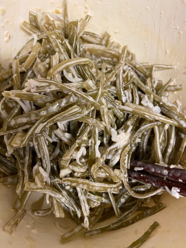 メール便送料無料】乾物屋の底力 徳島鳴門産 茎わかめ 50ｇ （天日干し）【茎ワカメ、茎若布、国産、国内産】  :30732:食べもんぢから.Yahoo!店 - 通販 - Yahoo!ショッピング