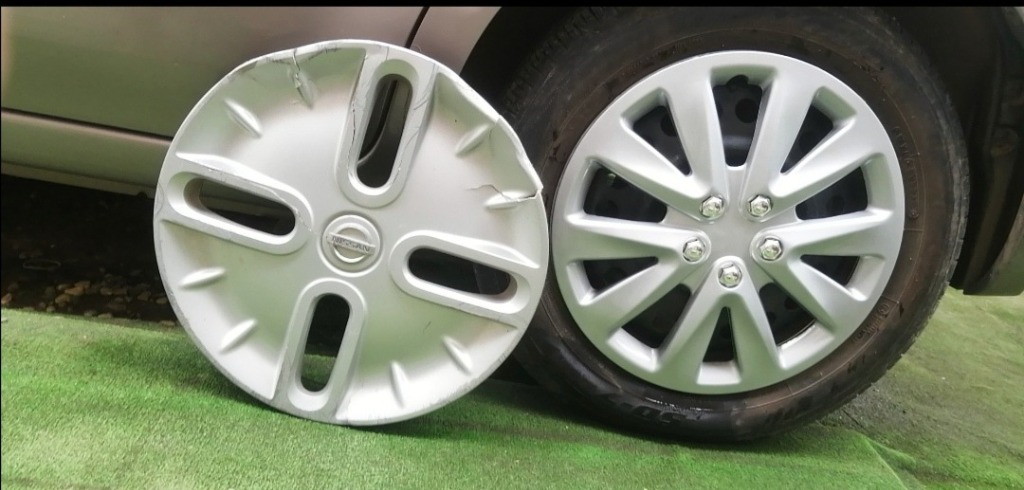 Velocity(車) ホイールキャップ ホイールカバー 4枚セット 汎用