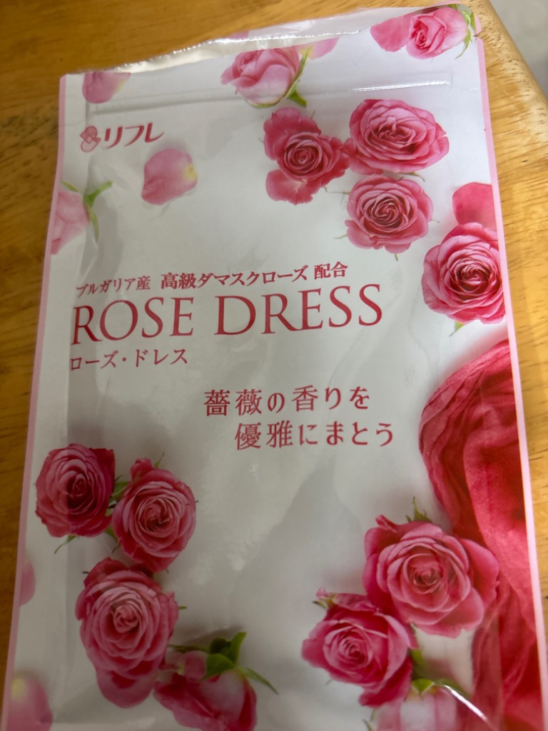 ローズ ドレス 薔薇 の 滴 販売 違い