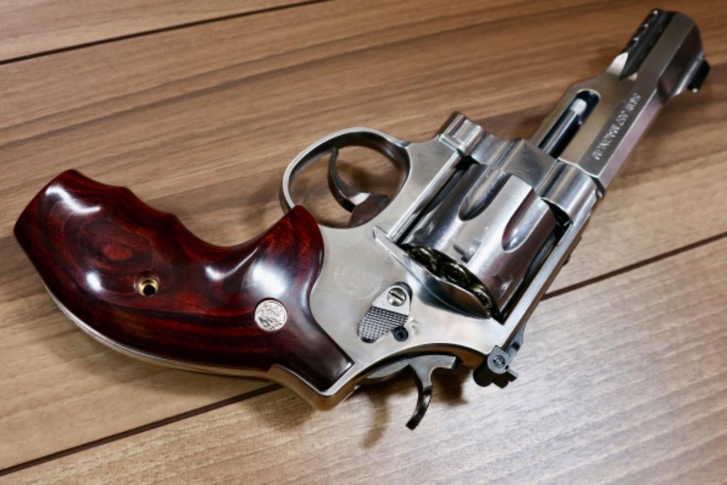 アルタモント S&W Nフレーム ラウンドバット用 木製グリップ