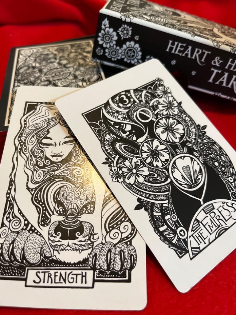 【正規品・直輸入】 ハート & ハンズ タロット HEART & HANDS TAROT タロットカード
