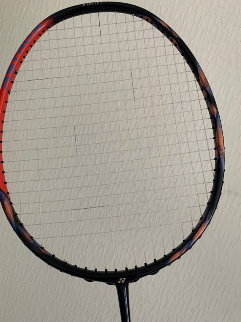 YONEX バドミントンラケット アストロクス 77 プロ 【ガット張 YONEX バドミントンラケット アストロクス 77 プロ 【ガット張