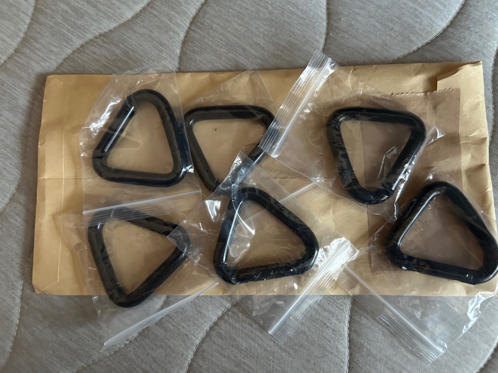 三角カラビナ タープ 三角形 トライアングル テント フック金具