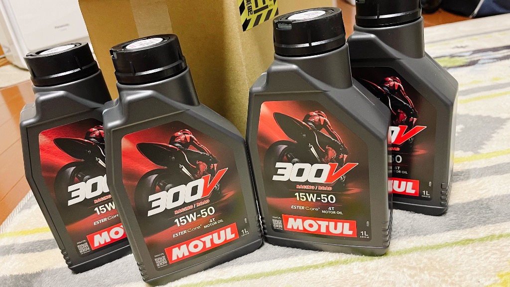 MOTUL 【お得な4本セット】112676 【新商品】 300V FACTORY LINE