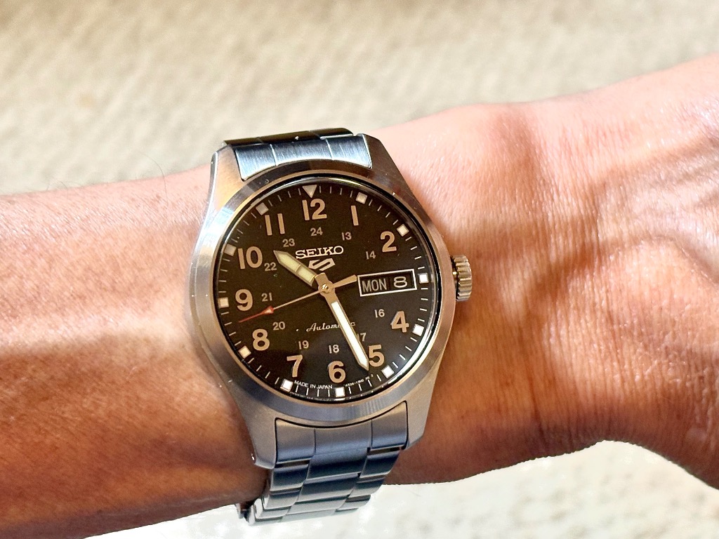 Seiko 5 セイコー 5スポーツ フィールド スポーツ スタイル ミッド