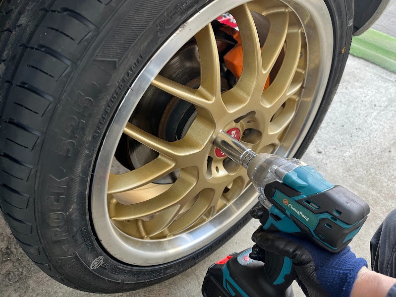 ロックブレード　rock 525 205/55r17 24年　美品　バリ山 ロックブレード rock 525 205/55r17 24年 美品 バリ山 - メルカリ