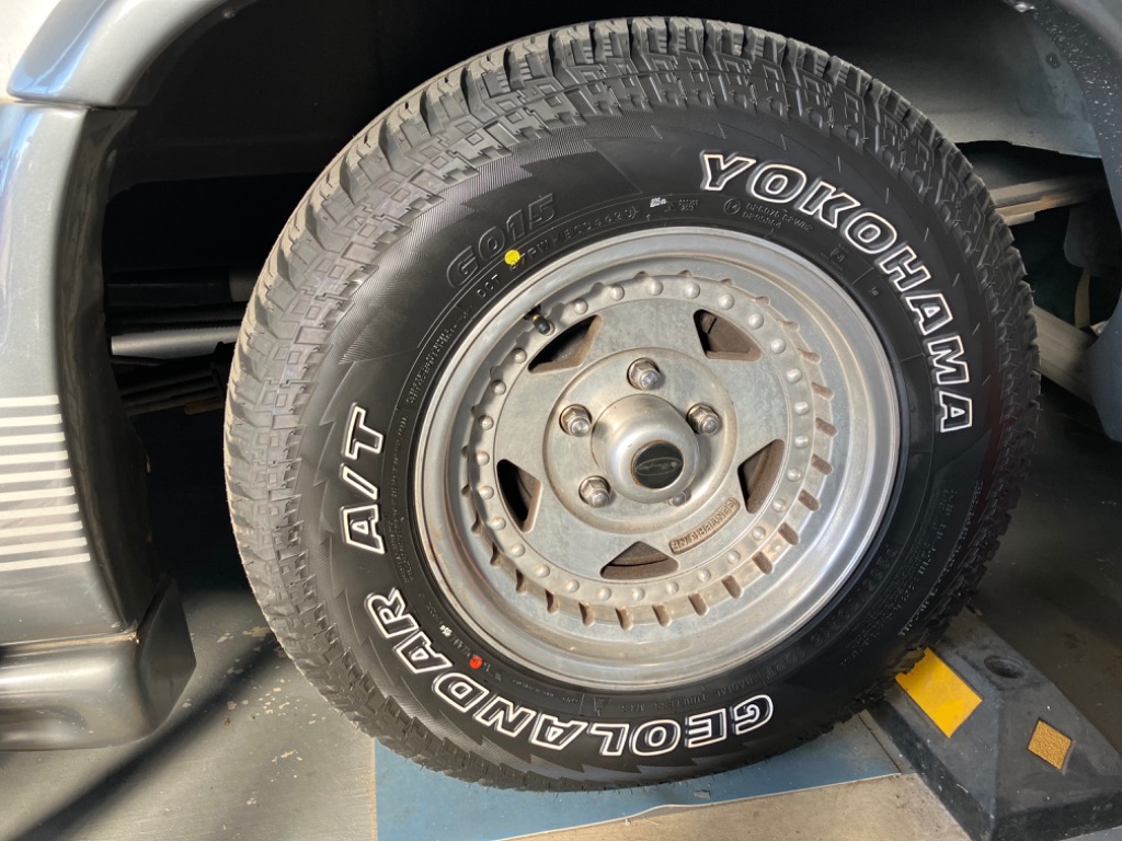 中古スタッドレス235/70R15ヨコハマジオランダー4本セット　シエラ 中古スタッドレス235/70R15ヨコハマジオランダー4本セット