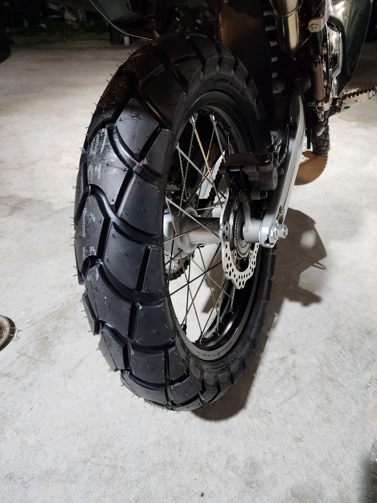 ダンロップ　D604  120/80-18 62P WT未使用！ DUNLOP 汎用 オフロードタイヤ Buroro D604 120/80-18 MC 62P WT