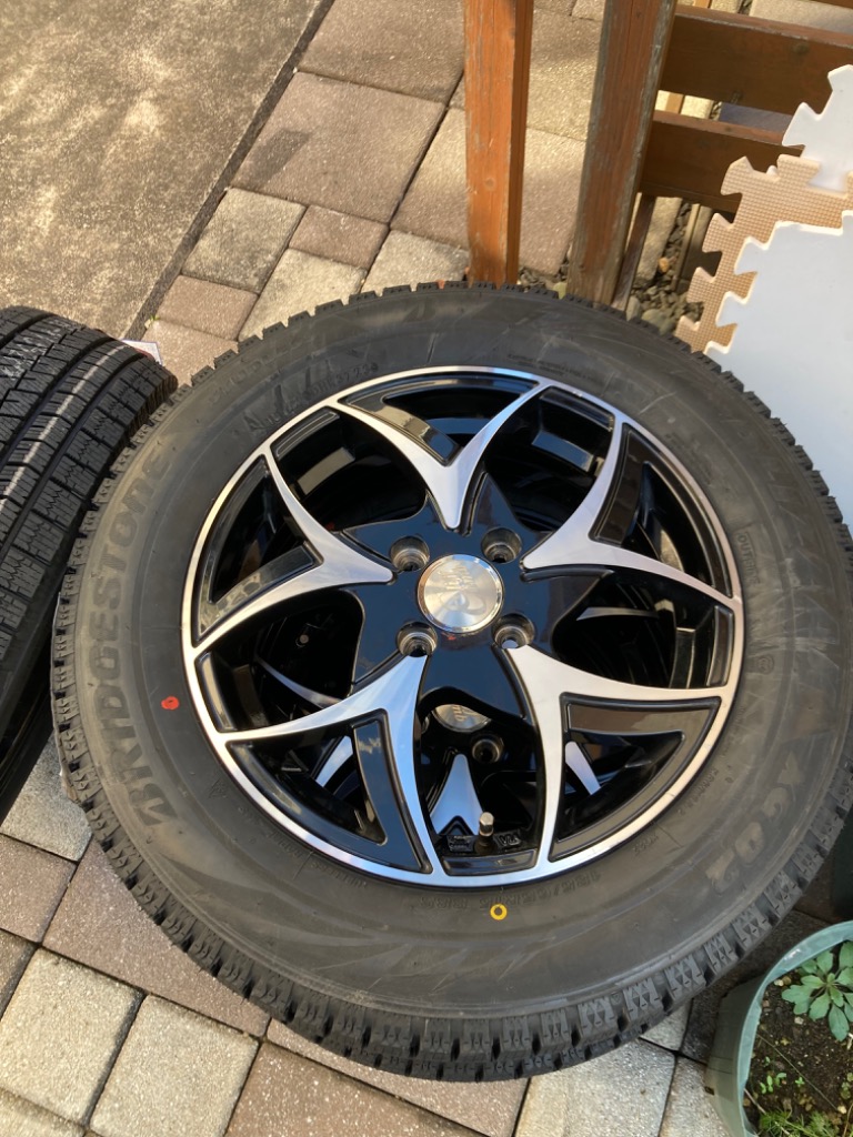 最終値下げ！BS BLIZZAK XG02 18インチ スタッドレス　バリ溝！ ブリザック 【2024年製】 BRIDGESTONE 185/60R15 84S BLIZZAK