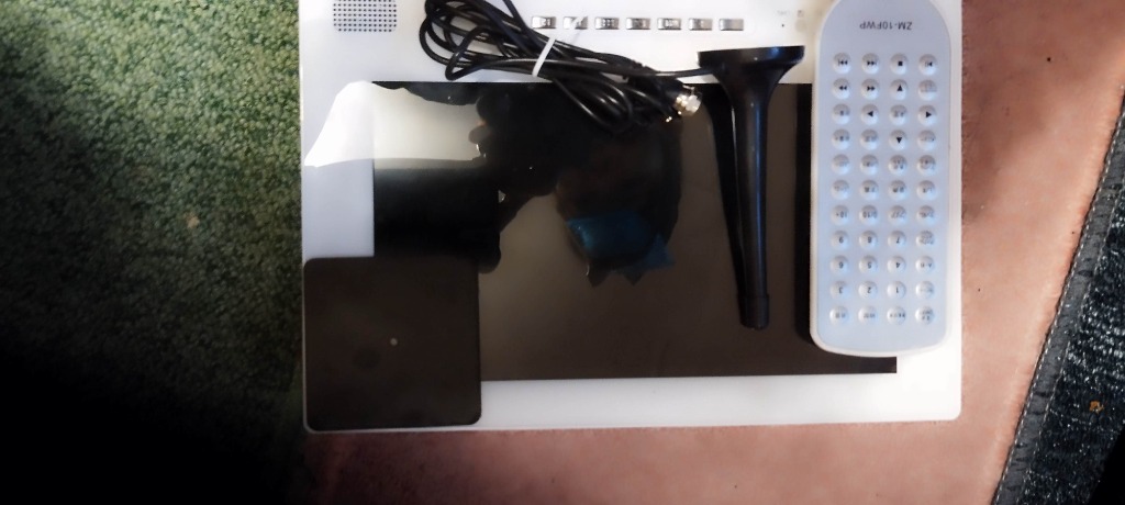 【極美品】10インチ フルセグ 防水 DVDプレーヤー ZM-10FWP 楽天市場】 防水10インチ フルセグ 地デジTV内蔵 防水ポータブル