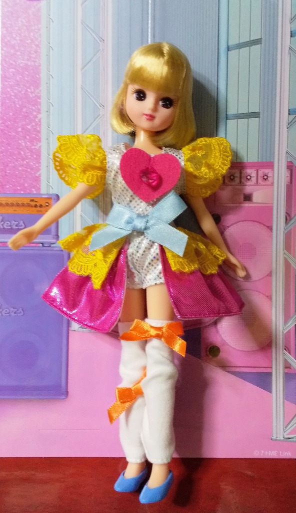 キラキラアイドルリカちゃん ドレスチェンジ セーラーガール スクールガール Amazon | キラキラアイドルリカちゃん ドレスチェンジ セーラー