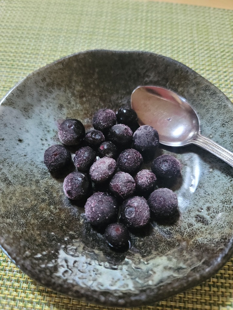 冷凍ブルーベリー 2キロ 小分け 山梨県産 スムージーやおかし作りに