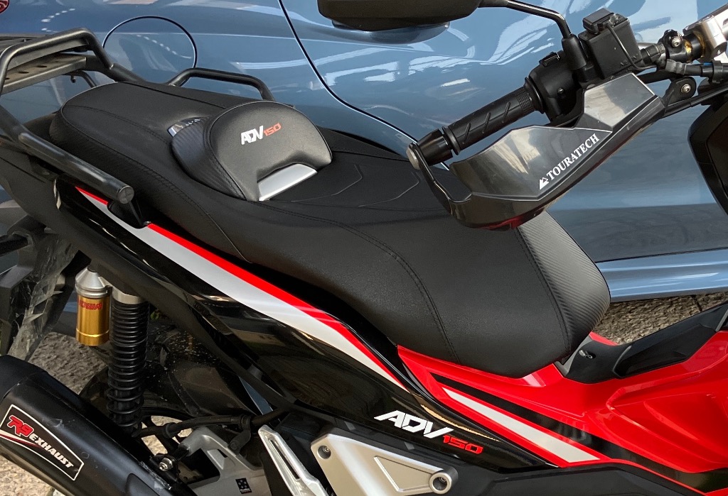 ホンダ（HONDA） ADV150(KF38)用 スポーツカーボンシート レザー調