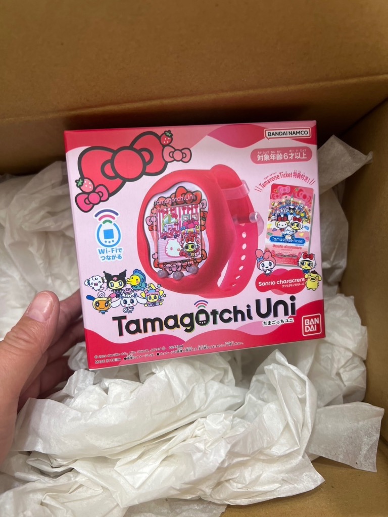 BANDAI - Tamagotchi Uni たまごっち　サンリオ　プレゼント包装紙付き　新品 Tamagotchi Uni Sanrio characters | BANDAI TOYS