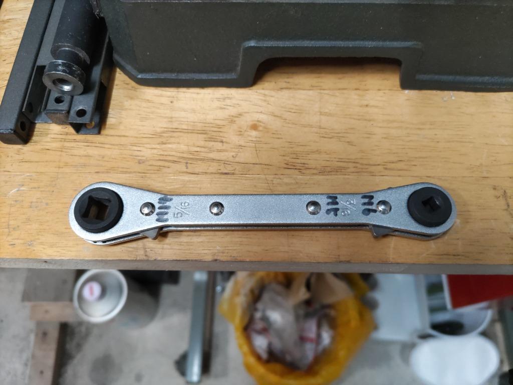 AC service valve square ratchet wrench