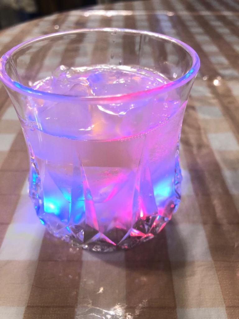 光るロックグラス 飲み物を注ぐとカラフルに点灯 液体センサー タンブラー コップ 面白 雑貨 パーティーグッズ ついで買いセール  ◇  センサーネオングラスP :20151013-neon-glass:TOP1!プライス - 通販 - Yahoo!ショッピング